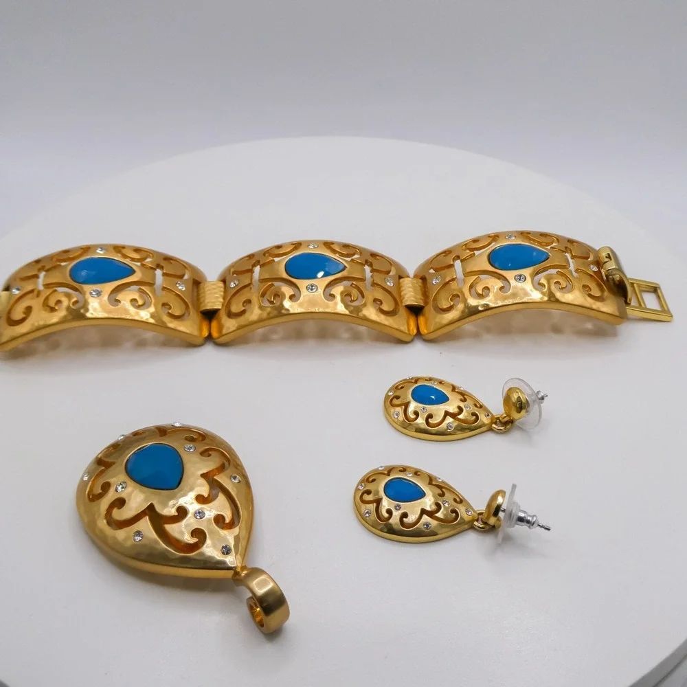 Brighton Versailles Jupiter Blue Hammered Goldtone Bracelet Pendant Earring Set